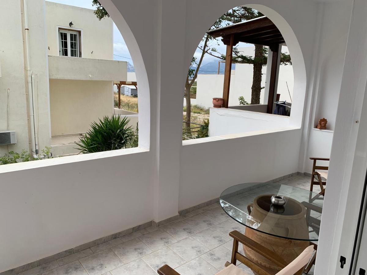 Two Palm Trees Appartement Adamantas  Buitenkant foto