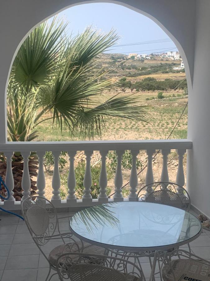 Two Palm Trees Appartement Adamantas  Buitenkant foto